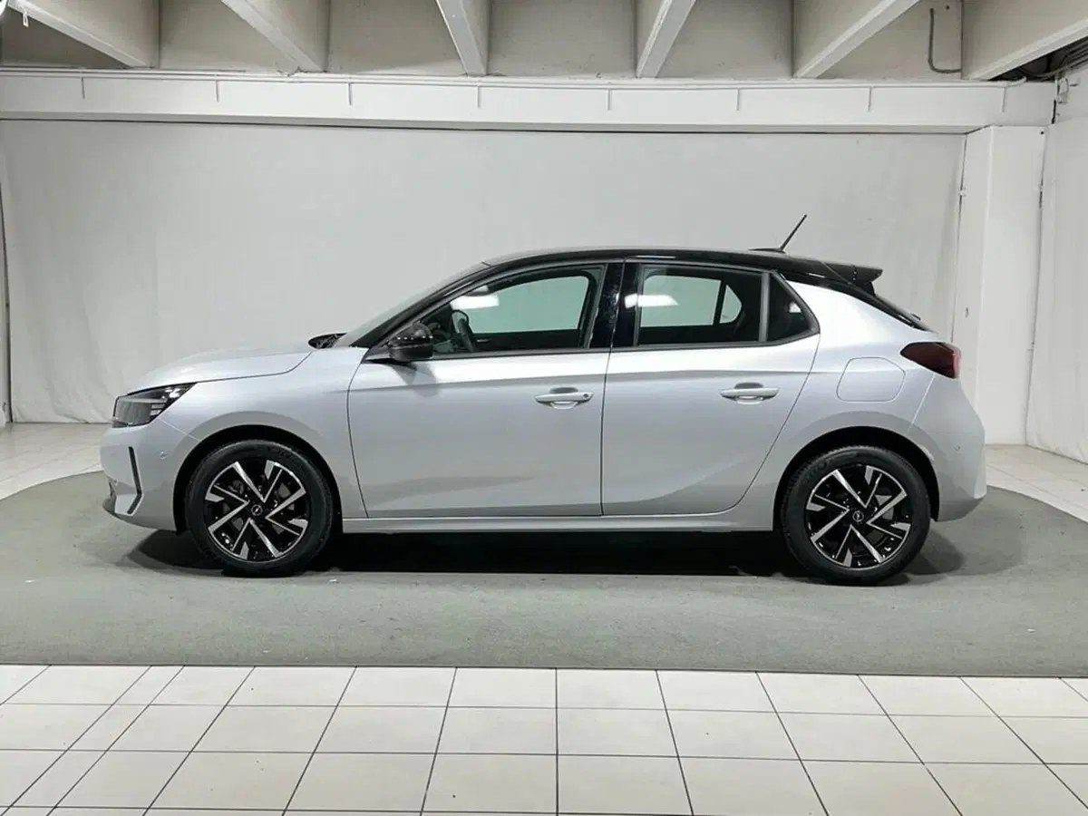Opel Corsa nuova a Sondrio (4)