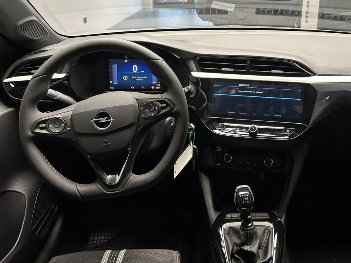 Opel Corsa nuova a Sondrio (12)