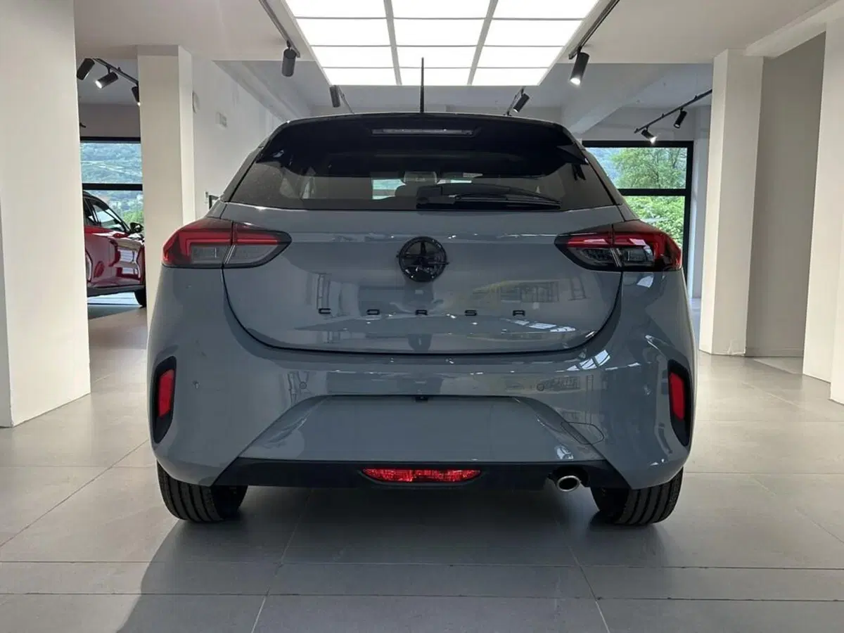 Opel Corsa nuova a Sondrio (4)