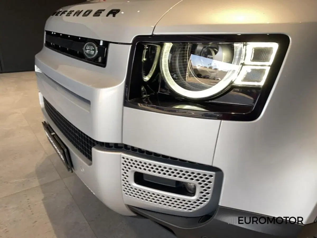 Land Rover Defender usata a Bari (3)