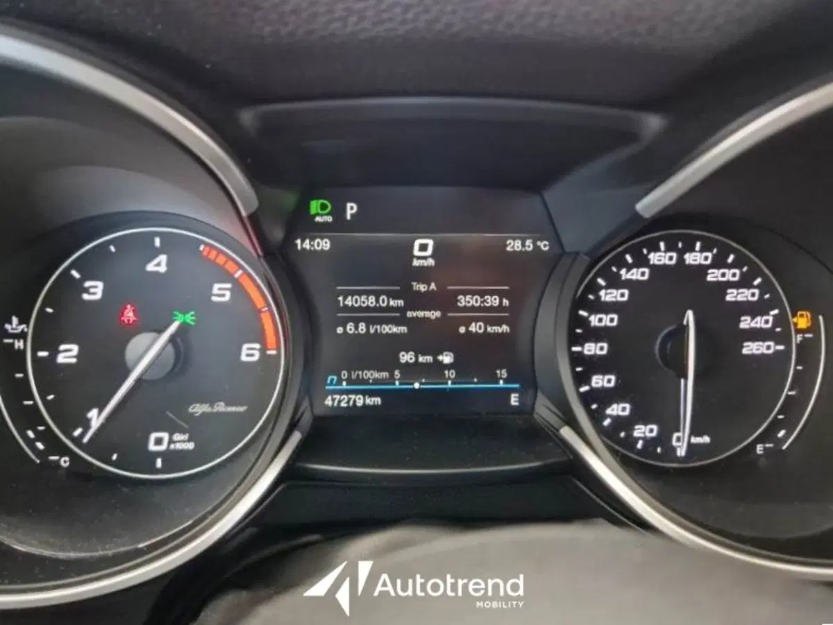Alfa Romeo Stelvio usata a Bari (10)