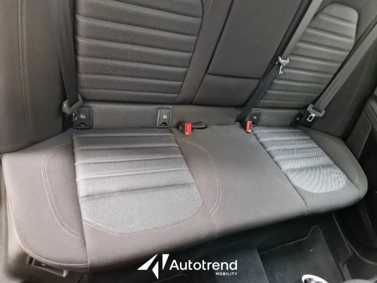 Alfa Romeo Stelvio usata a Bari (12)