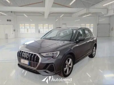 Audi Q3 2.0 TDI 150 CV S tronic S line Edition del 2021 usata a Bari