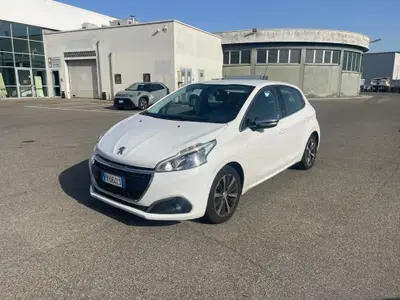 Peugeot 208 100 5 porte Allure del 2017 usata a Piacenza
