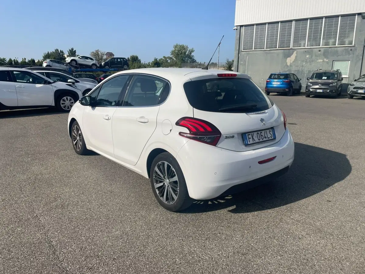 Peugeot 208 usata a Piacenza (3)