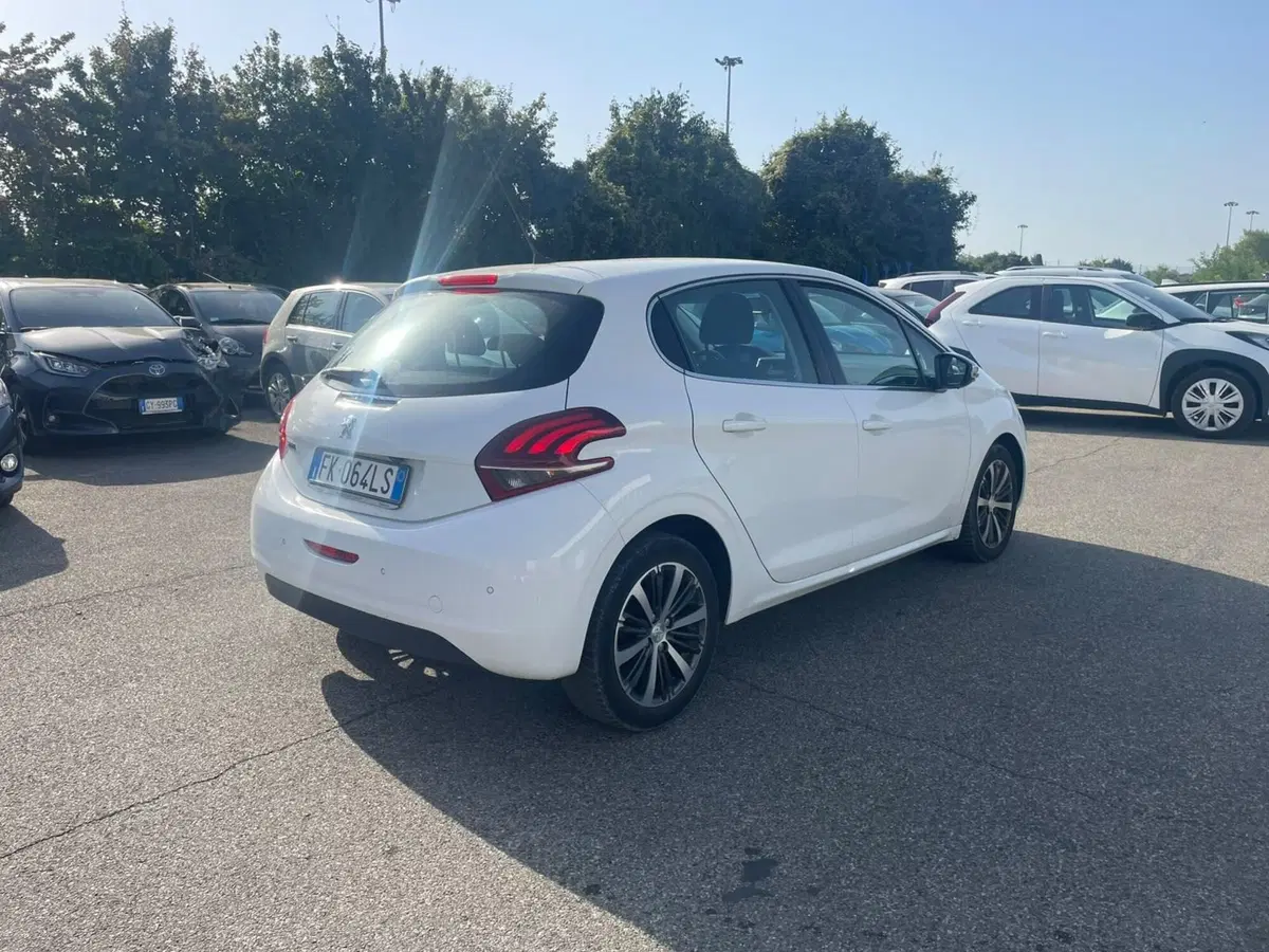 Peugeot 208 usata a Piacenza (5)