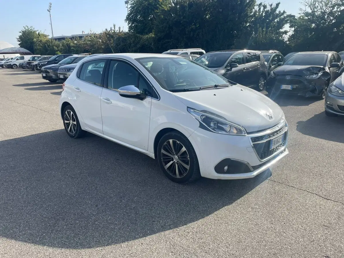 Peugeot 208 usata a Piacenza (7)