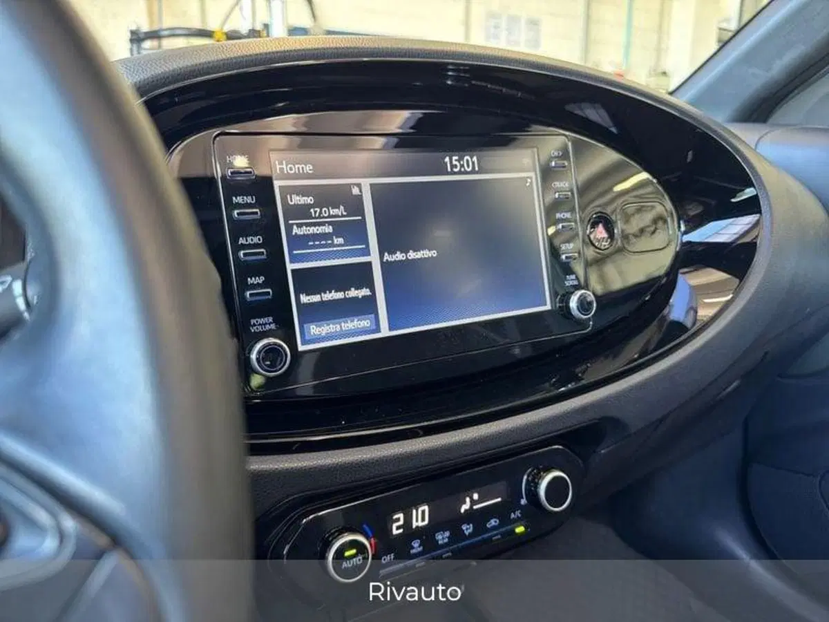 Toyota Aygo X usata a Como (10)