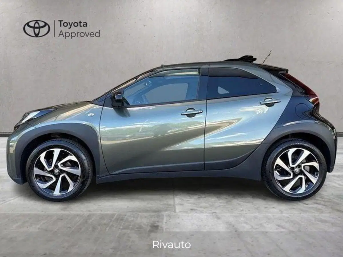 Toyota Aygo X usata a Como (3)