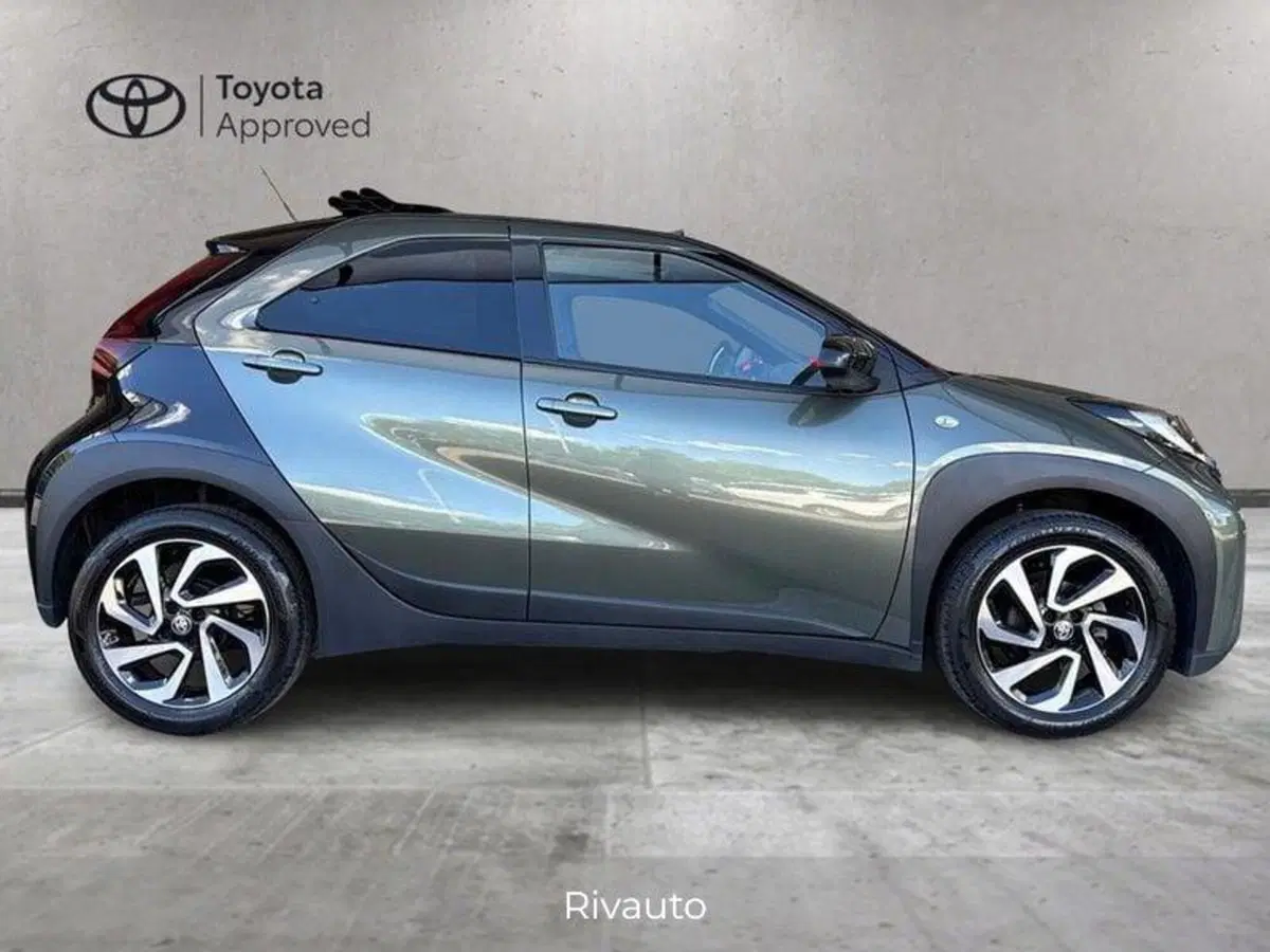 Toyota Aygo X usata a Como (4)