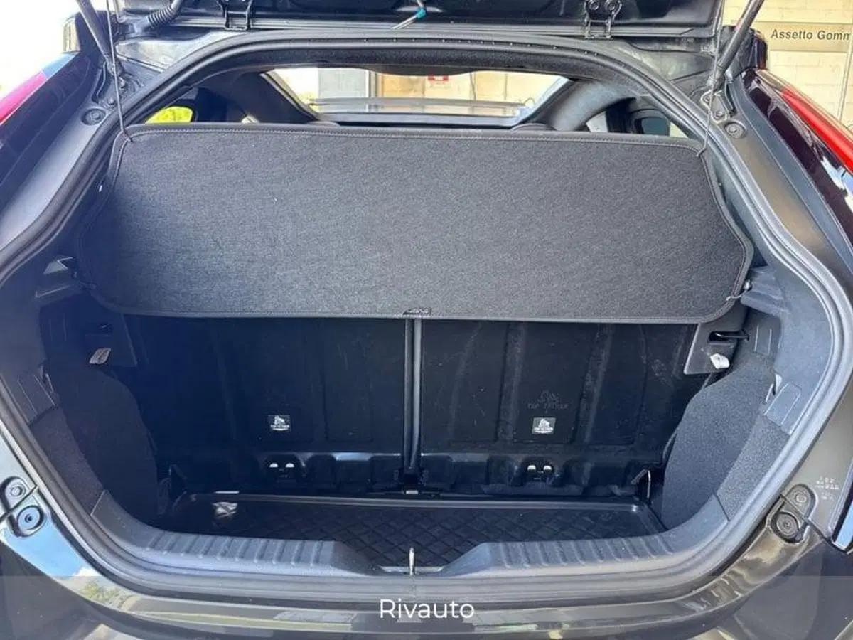 Toyota Aygo X usata a Como (6)