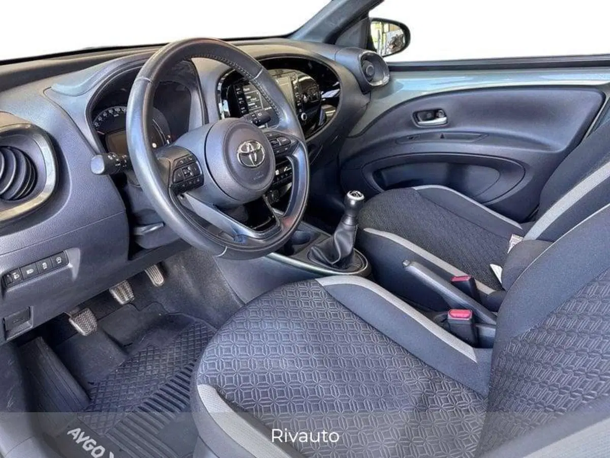 Toyota Aygo X usata a Como (7)