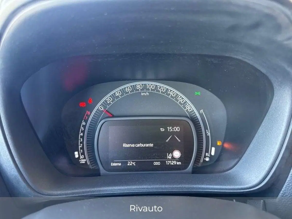 Toyota Aygo X usata a Como (9)