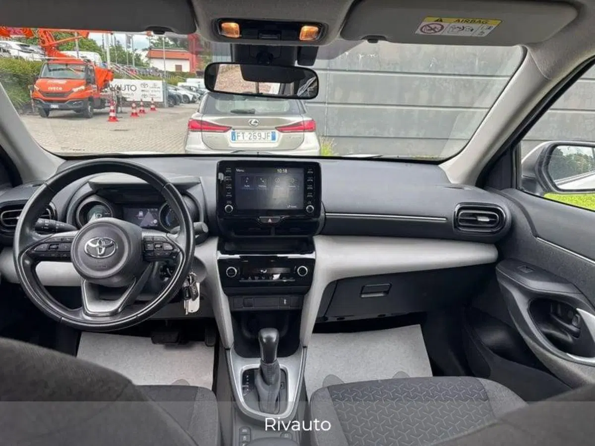 Toyota Yaris Cross usata a Como (5)