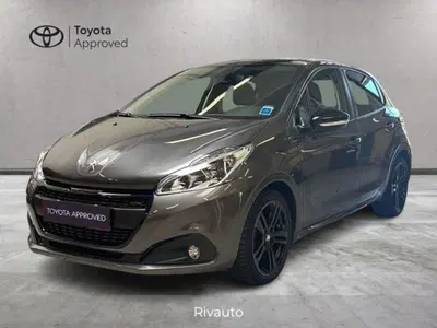 Peugeot 208 Turbo 110 EAT6 S&amp;S 5 porte GT Line del 2019 usata a Como