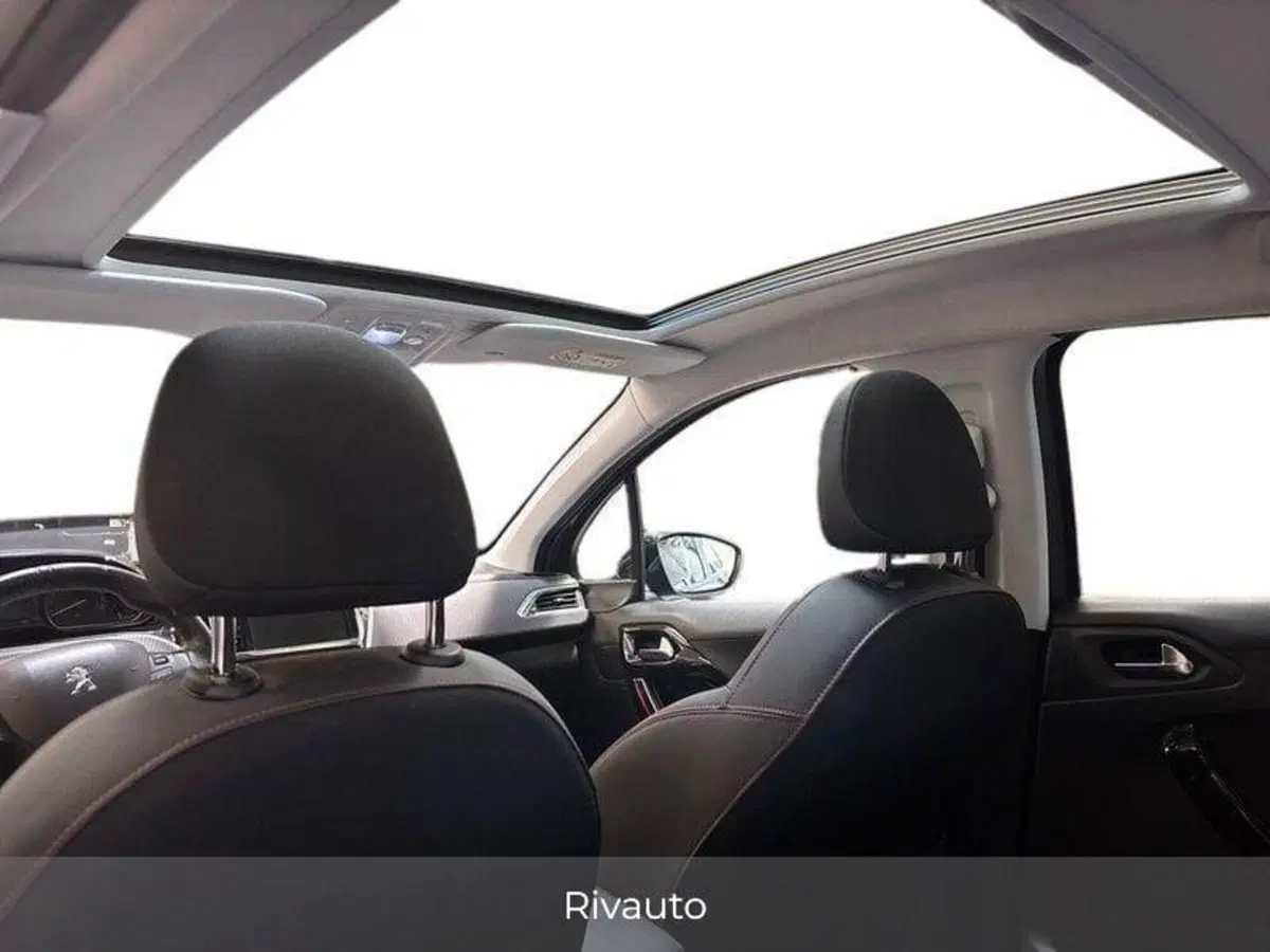 Peugeot 208 usata a Como (14)