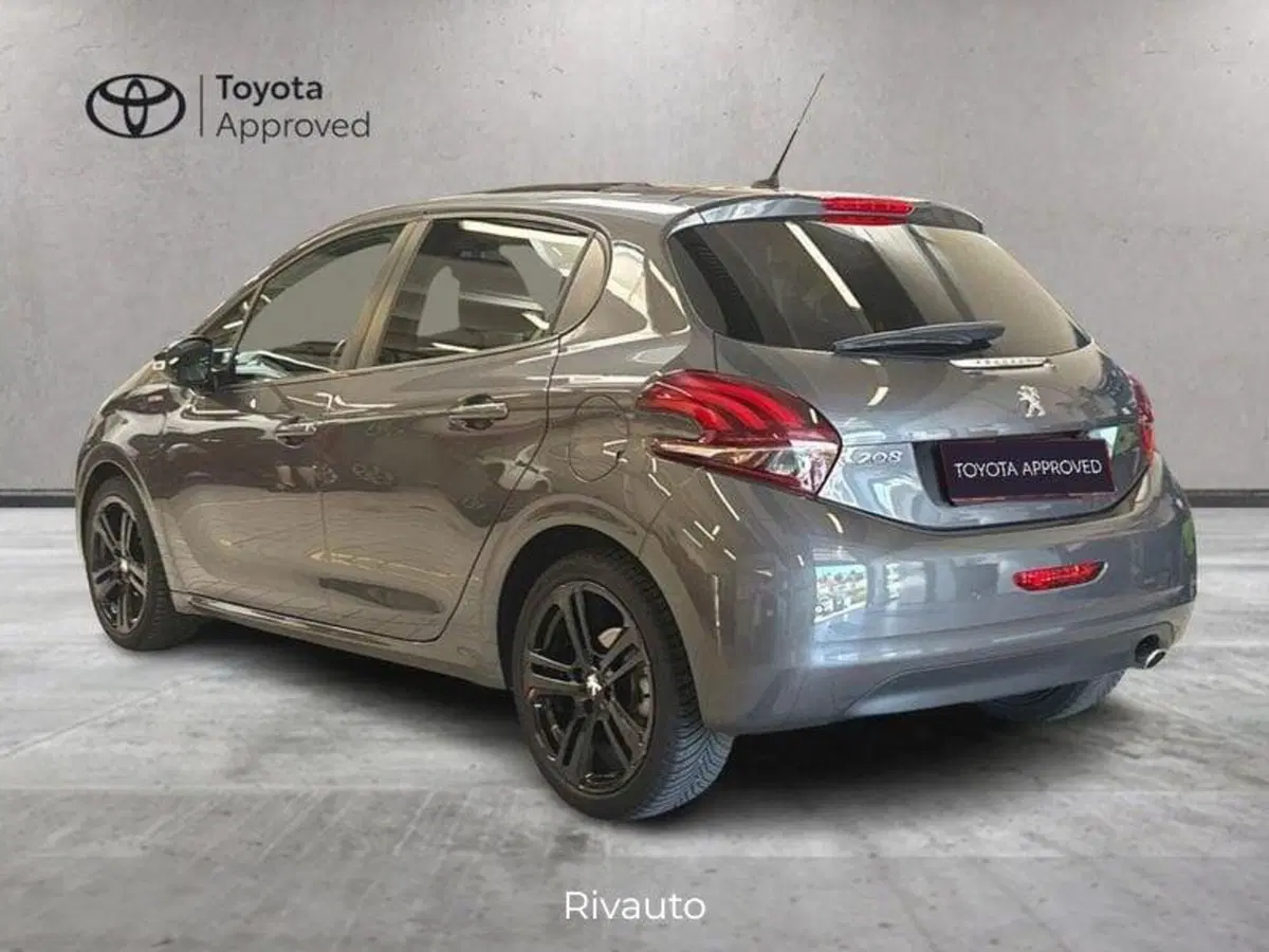 Peugeot 208 usata a Como (4)