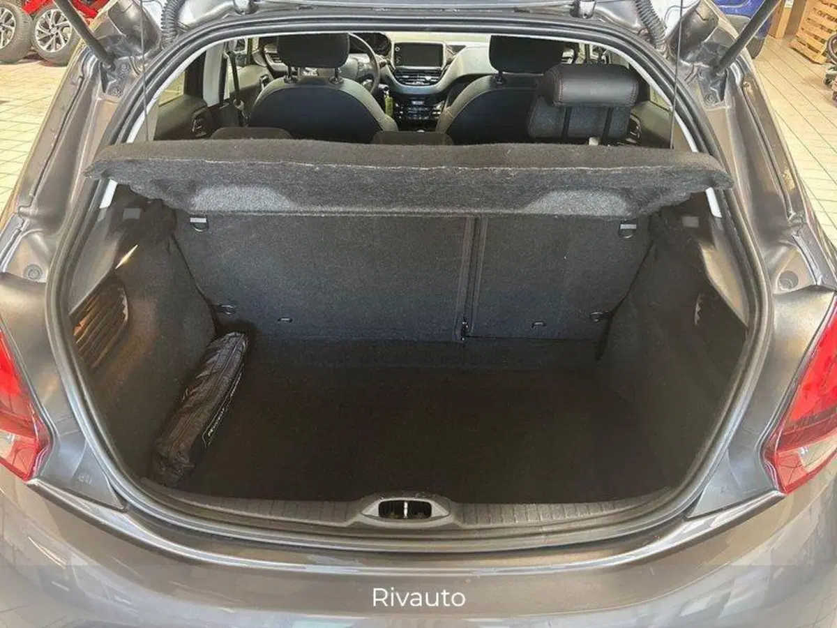 Peugeot 208 usata a Como (5)