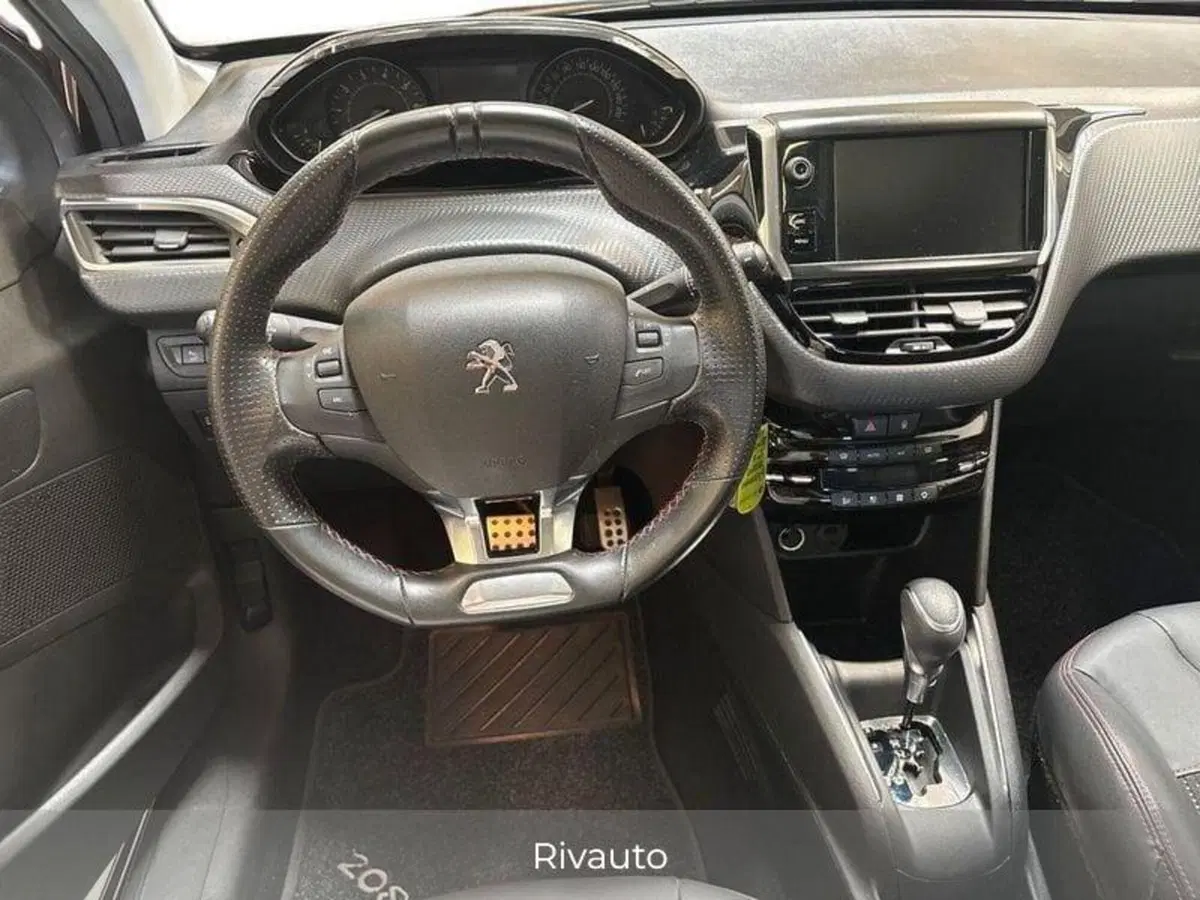 Peugeot 208 usata a Como (7)