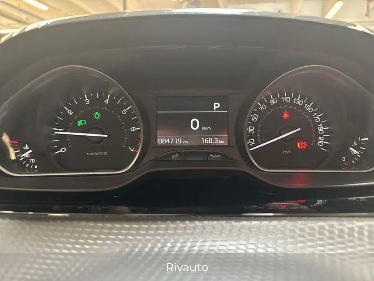 Peugeot 208 usata a Como (8)