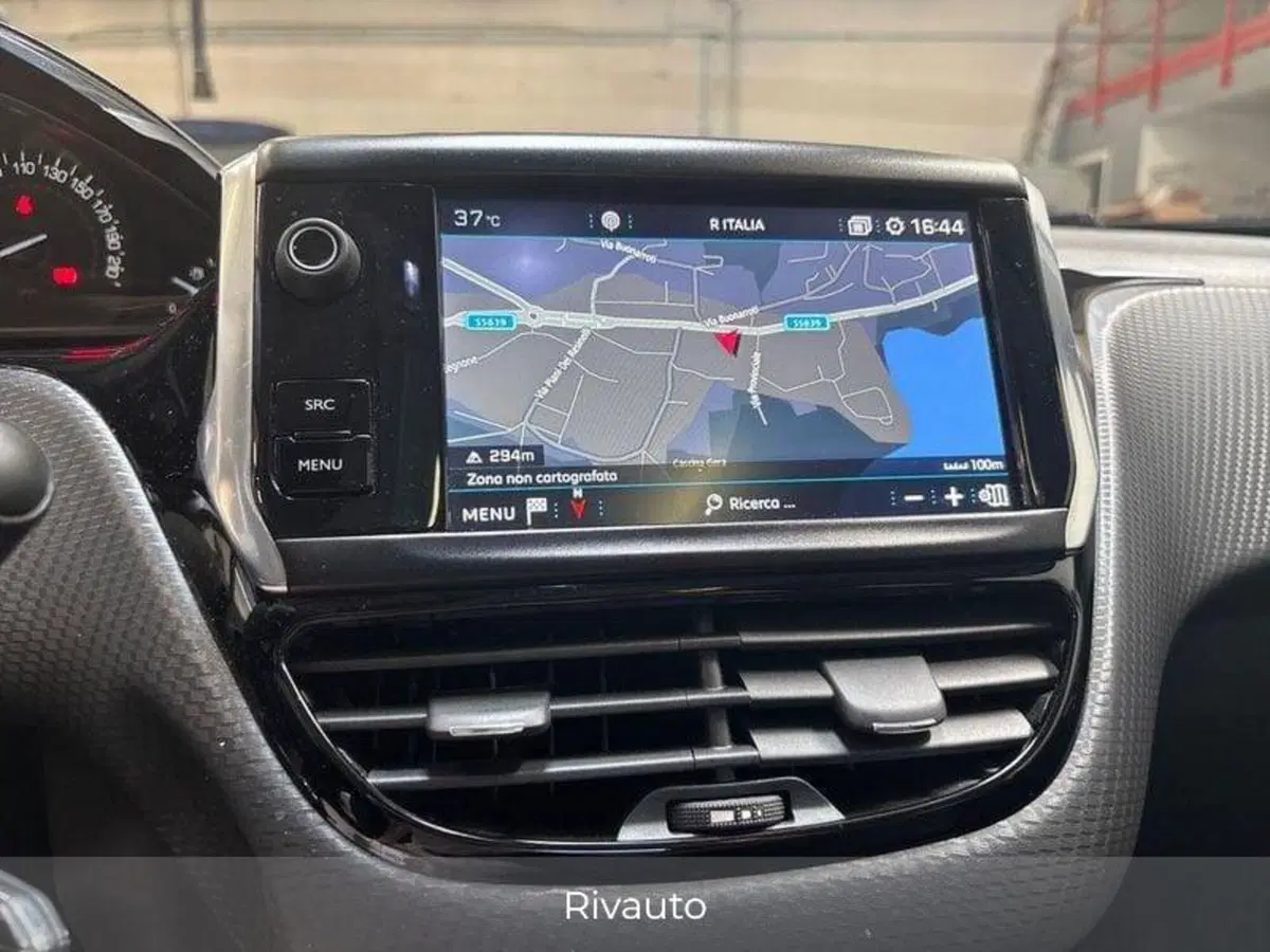 Peugeot 208 usata a Como (9)