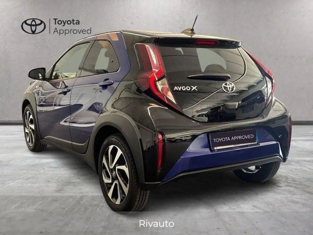 Toyota Aygo X usata a Como (5)