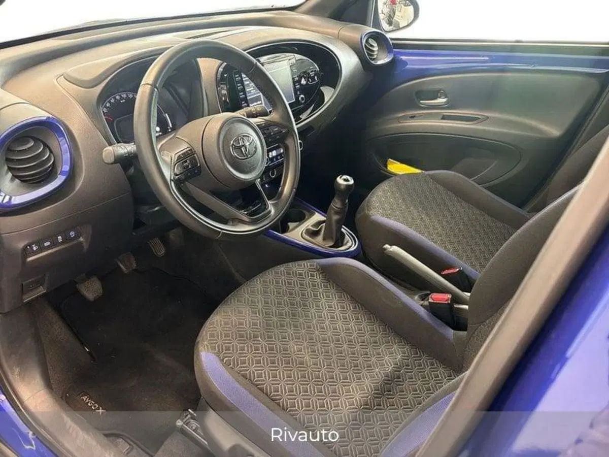 Toyota Aygo X usata a Como (7)