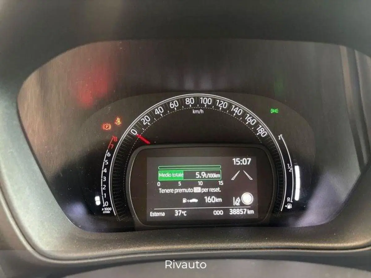 Toyota Aygo X usata a Como (9)