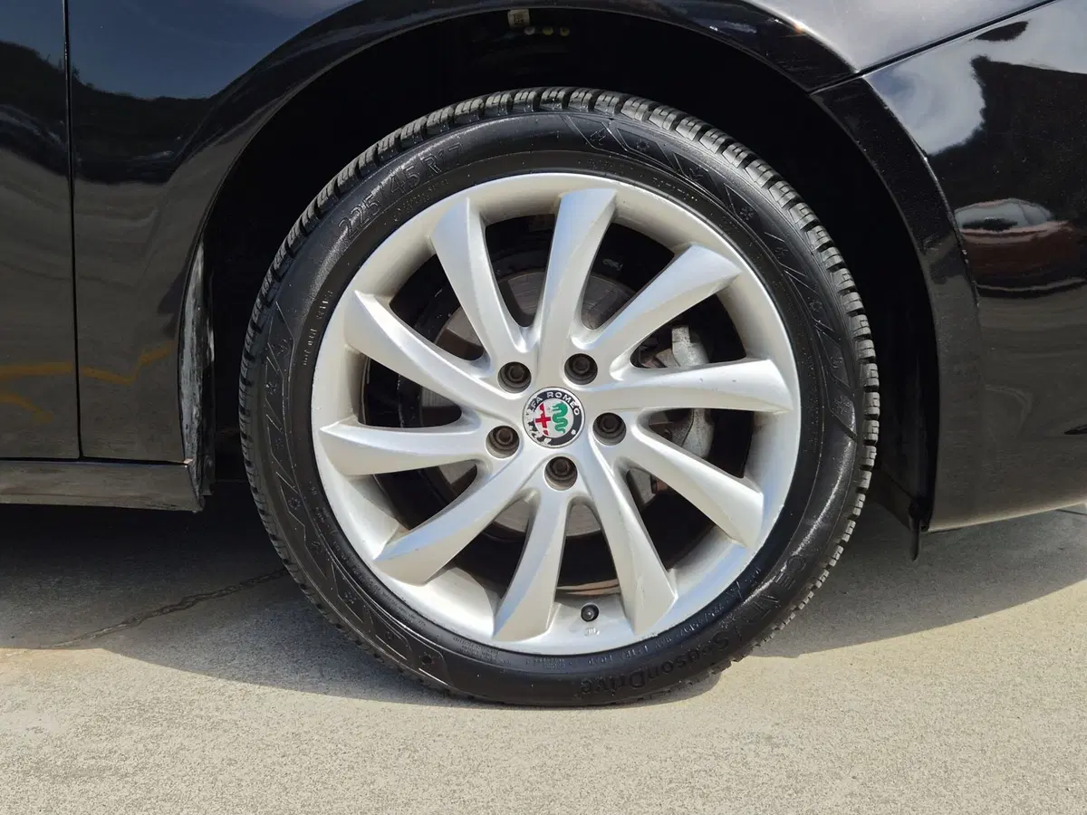 Alfa Romeo Giulietta usata  (12)