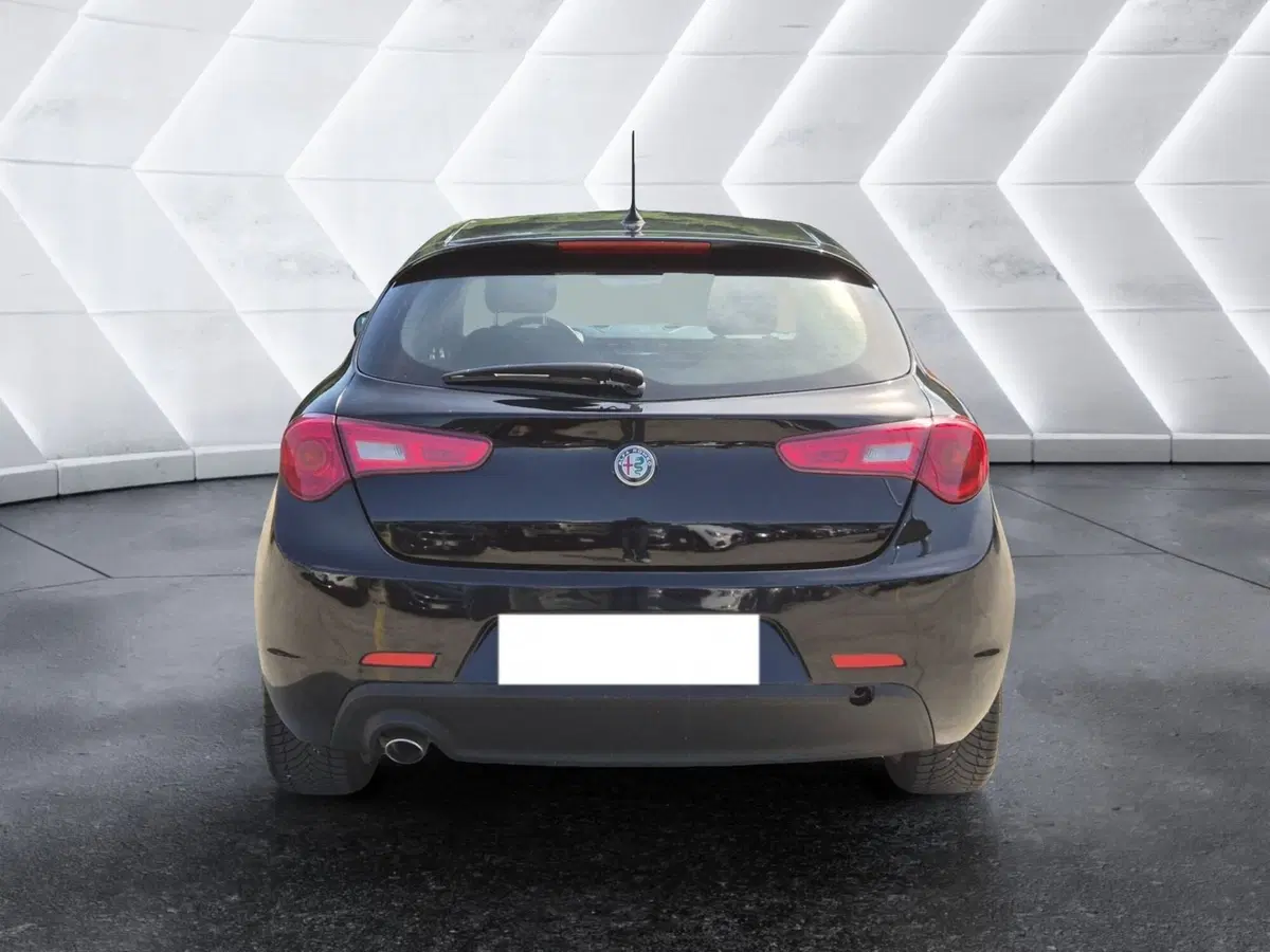 Alfa Romeo Giulietta usata  (3)