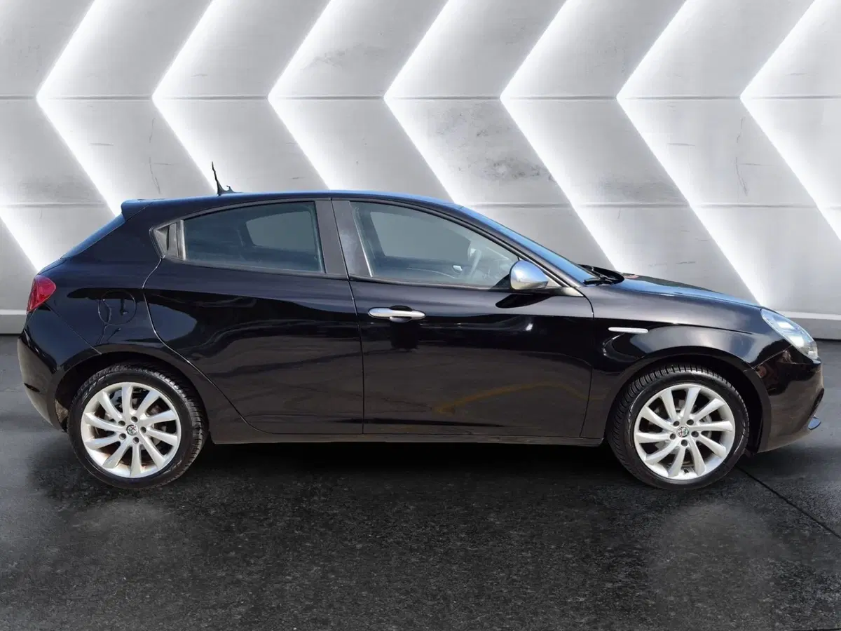 Alfa Romeo Giulietta usata  (5)