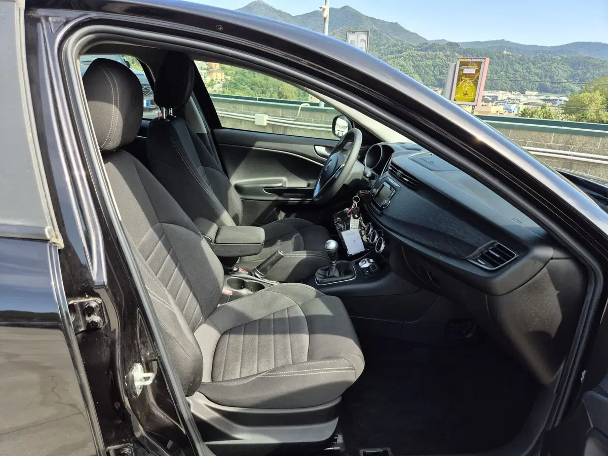Alfa Romeo Giulietta usata  (9)