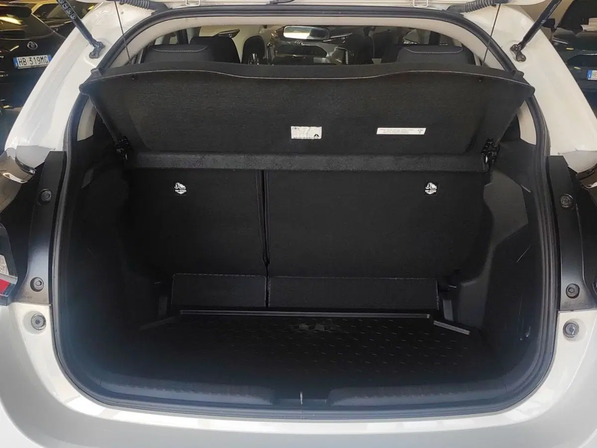 Toyota Yaris usata a Milano (7)