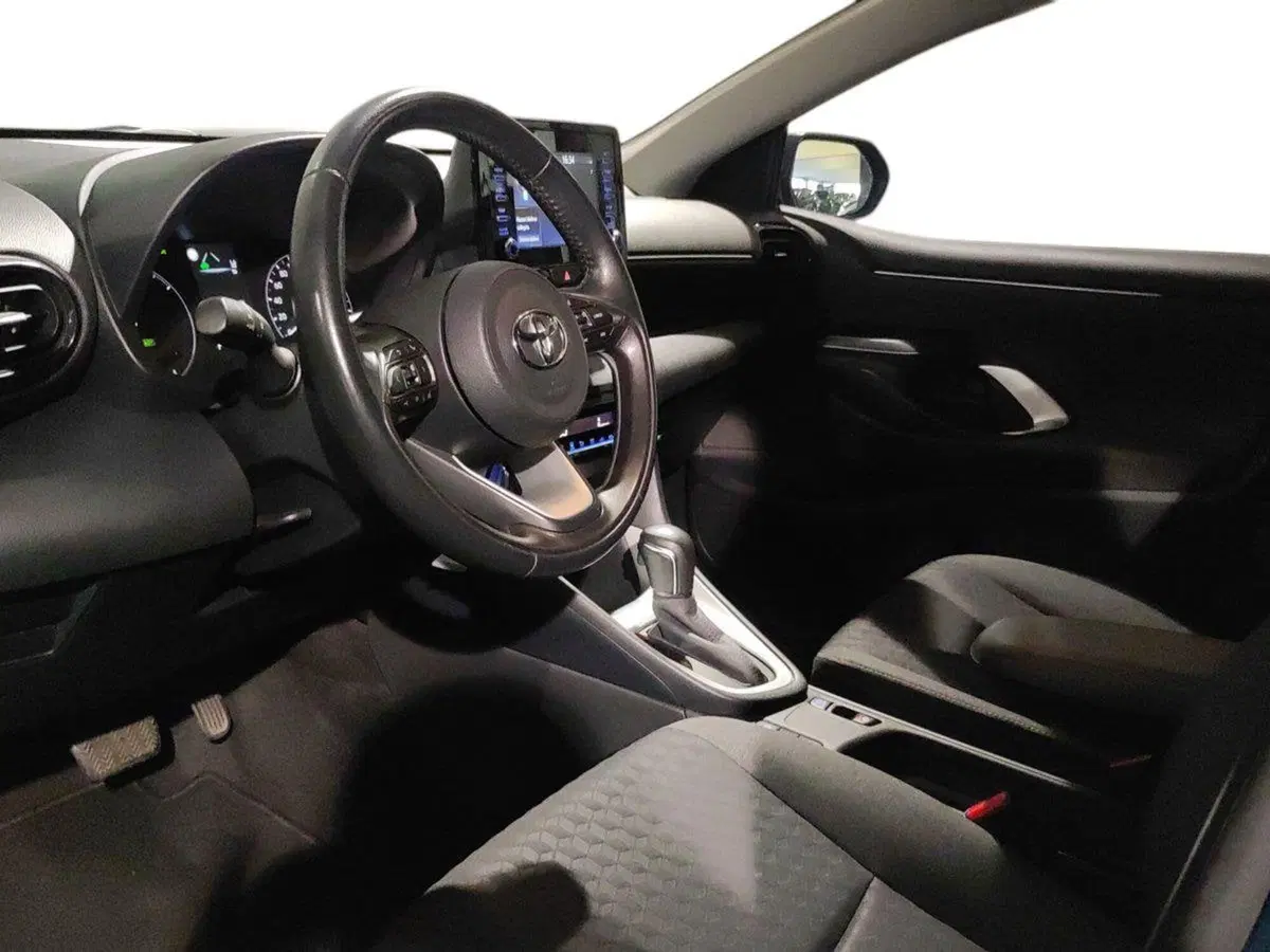 Toyota Yaris usata a Milano (8)
