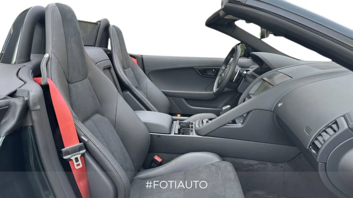 Jaguar F-Type Cabrio nuova a Catania (5)