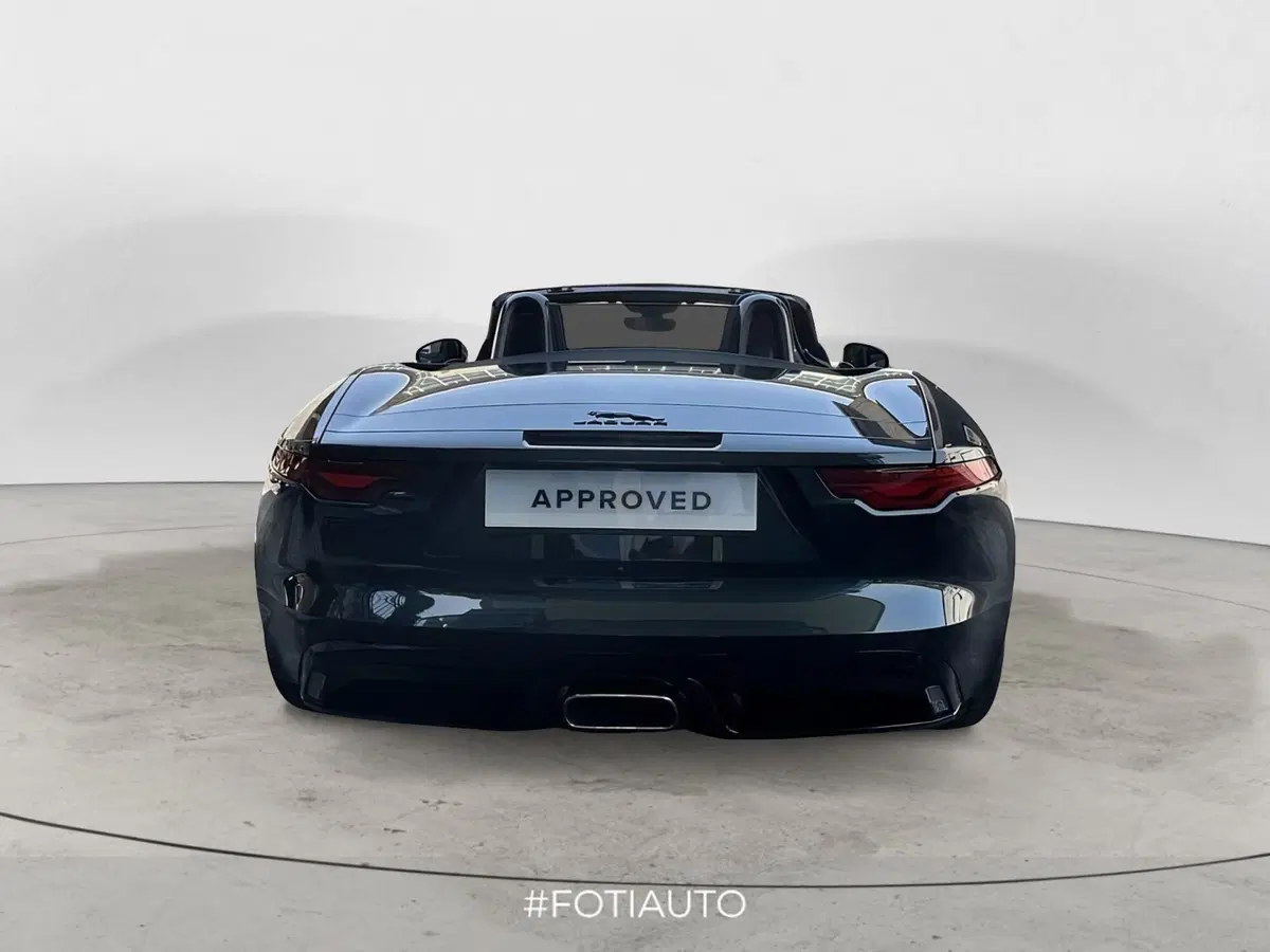 Jaguar F-Type Cabrio nuova a Catania (9)