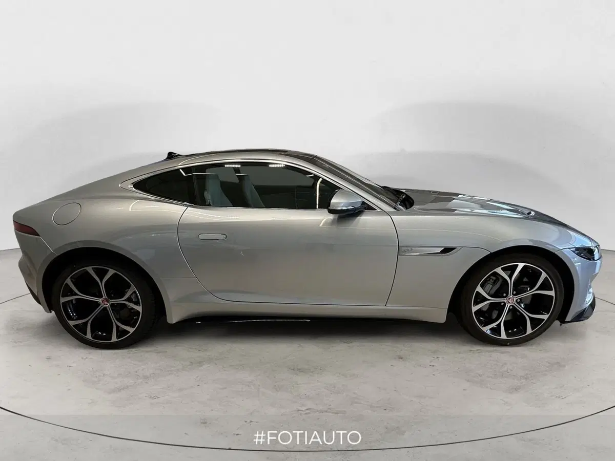 Jaguar F-Type Coupé nuova a Catania (5)