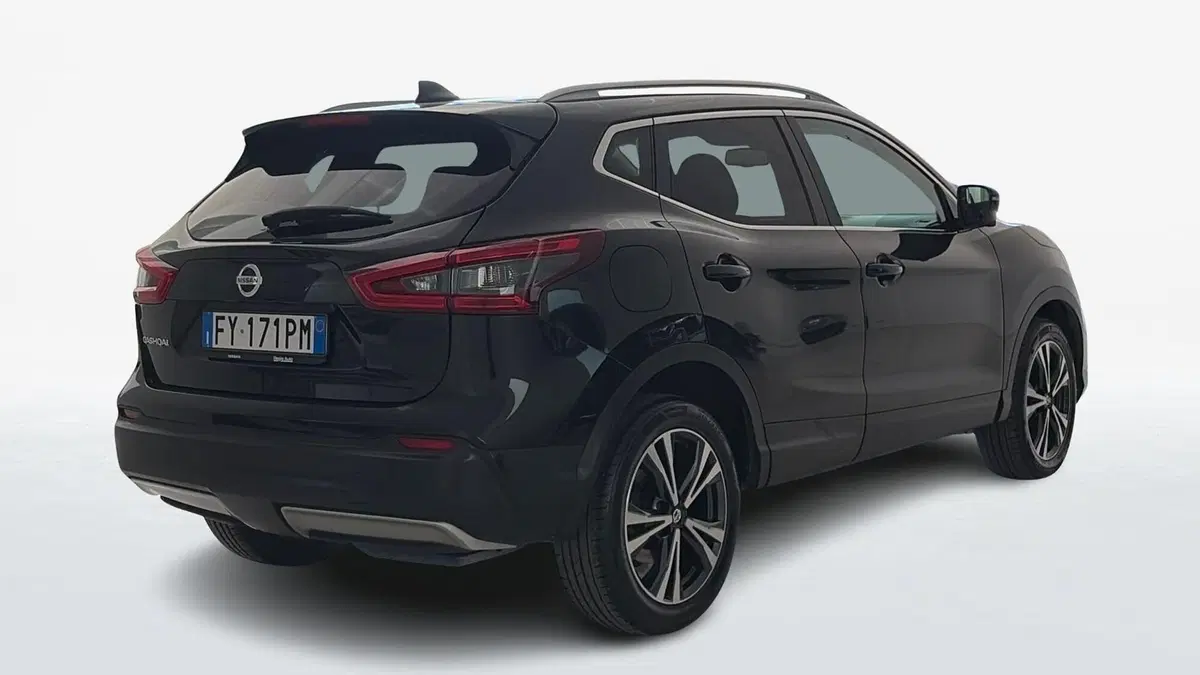 Nissan Qashqai usata a Viterbo (2)