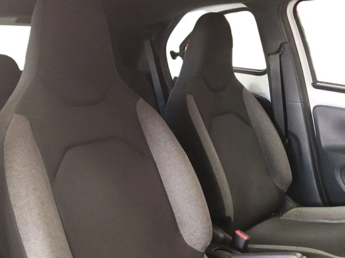 Toyota Aygo X usata a Roma (11)