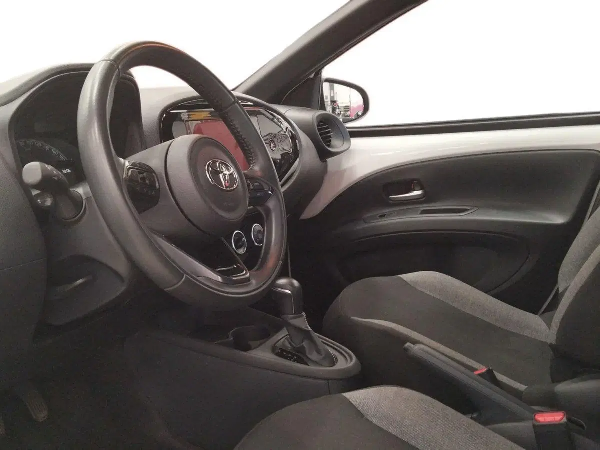Toyota Aygo X usata a Roma (7)