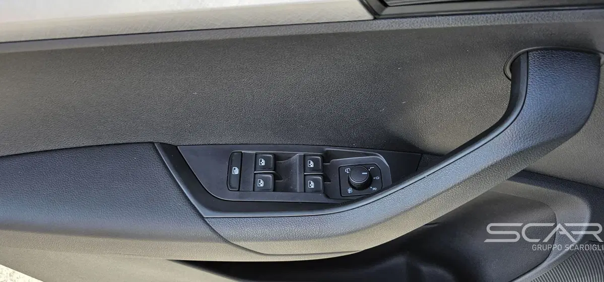 Skoda Karoq usata a Livorno (12)