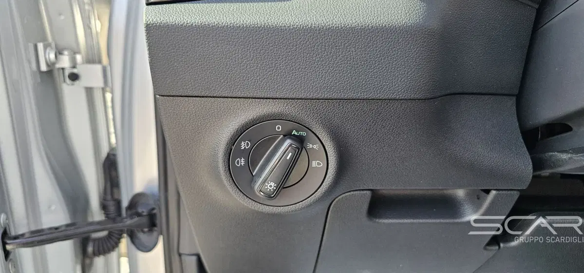 Skoda Karoq usata a Livorno (13)