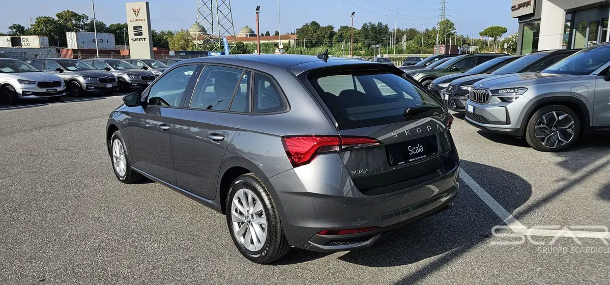 Skoda Scala nuova a Livorno (3)