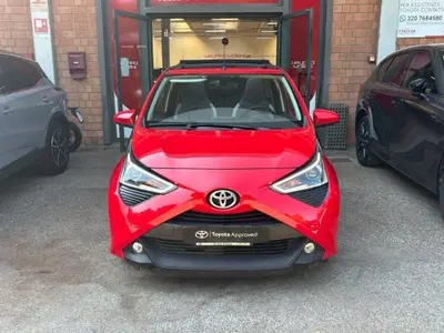 Toyota Aygo 1.0 VVT-i 72 CV 5 porte x-clusiv MMT del 2021 usata a Imola