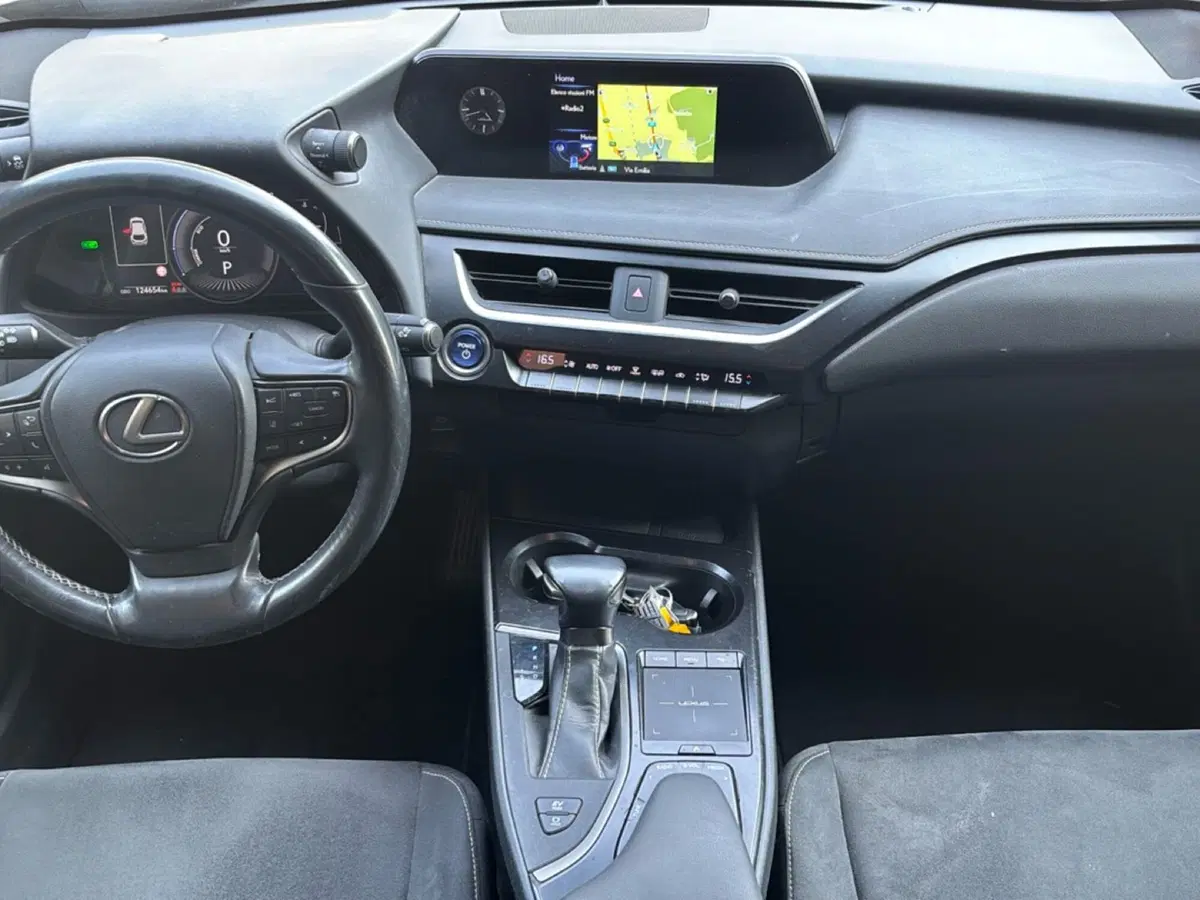 Lexus UX usata a Bologna (10)