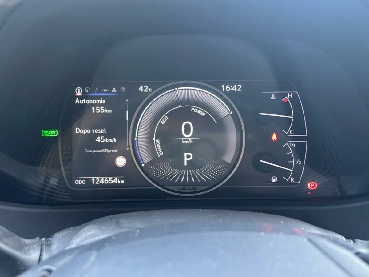 Lexus UX usata a Bologna (11)