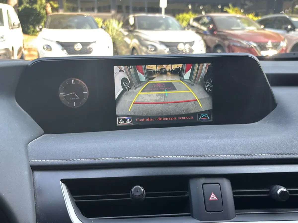 Lexus UX usata a Bologna (13)