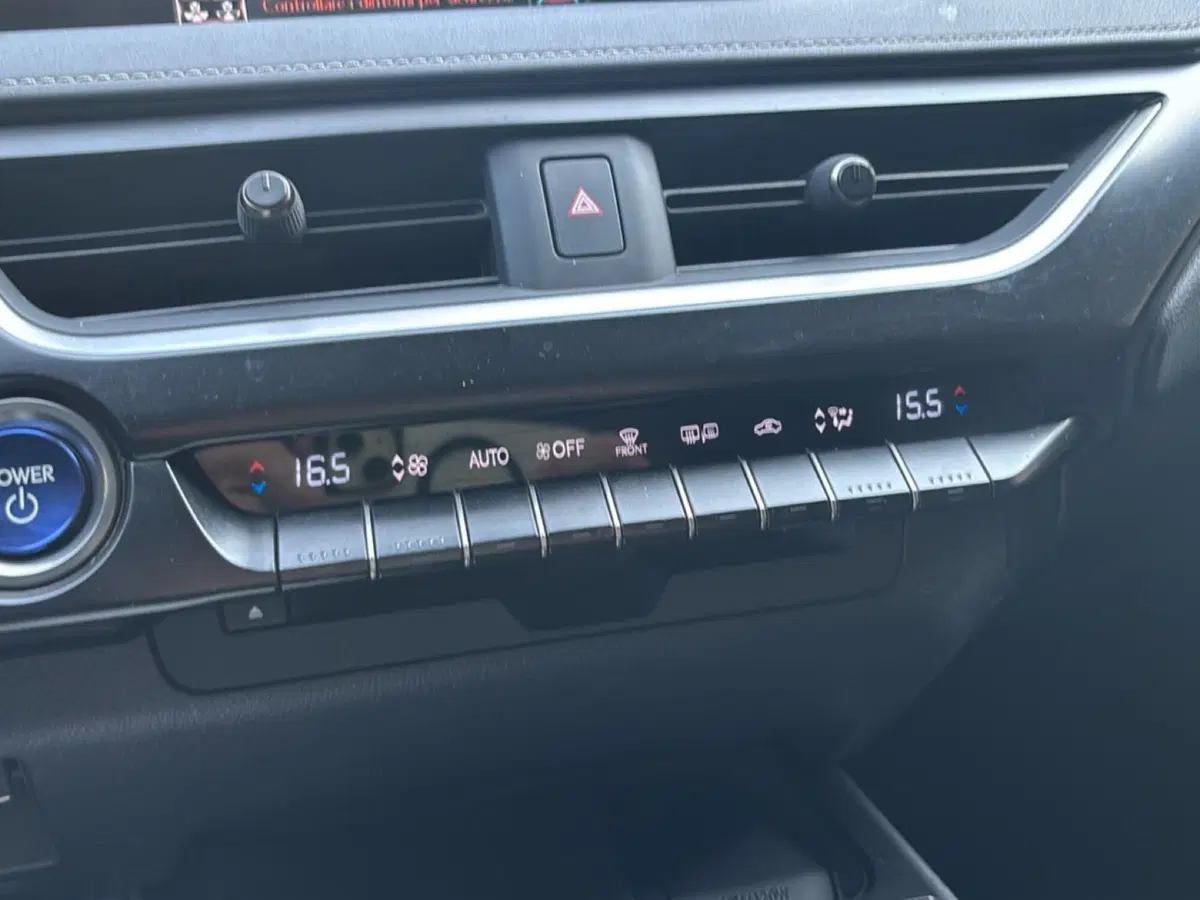 Lexus UX usata a Bologna (14)