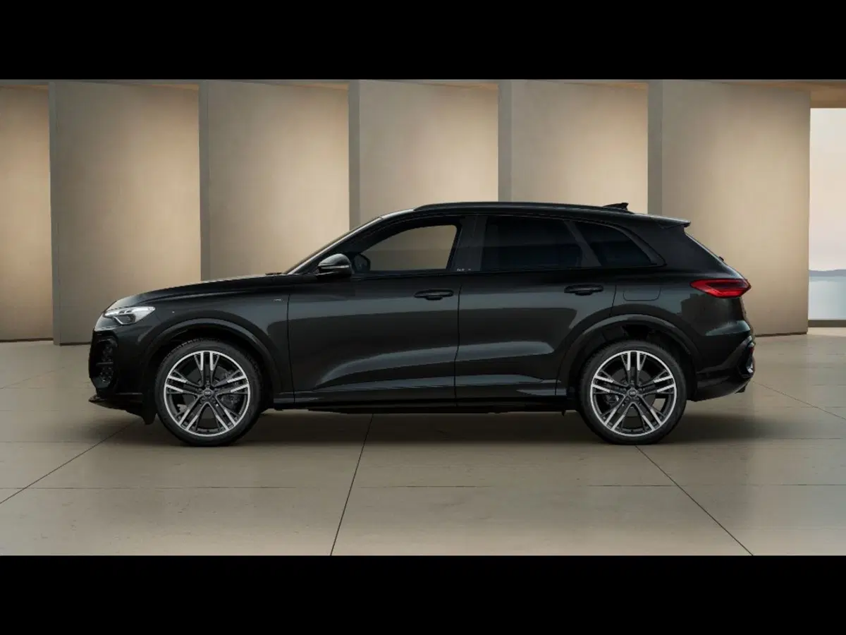 Audi Q5 nuova a Livorno (2)