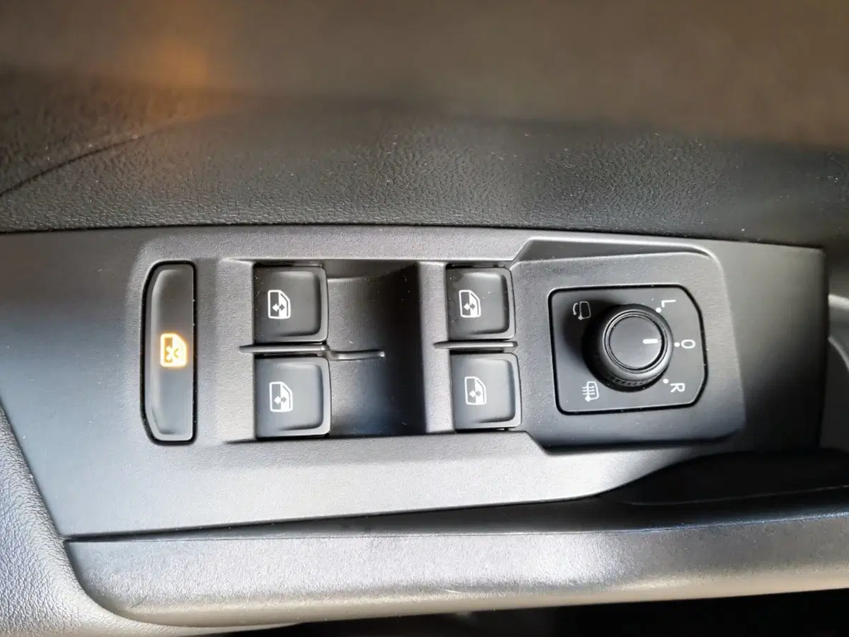 Volkswagen T-Cross usata a Pisa (12)